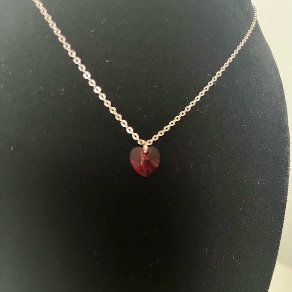 Red heart pendant necklace - Picture 2 of 3